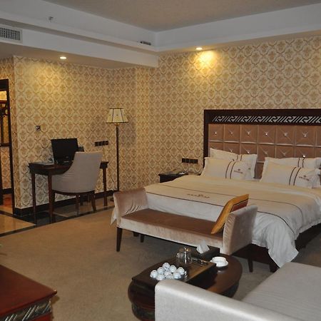 Guangdong Yao Cultural Hotel Liannan Bagian luar foto