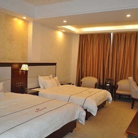 Guangdong Yao Cultural Hotel Liannan Bagian luar foto