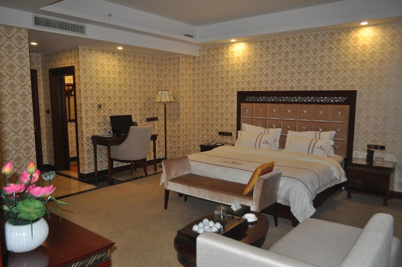 Guangdong Yao Cultural Hotel Liannan Bagian luar foto