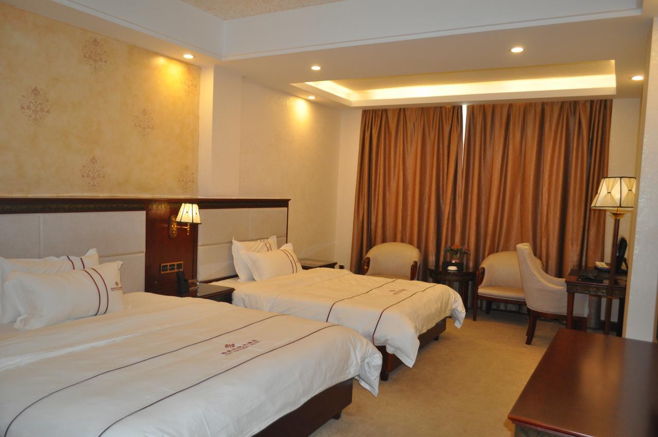 Guangdong Yao Cultural Hotel Liannan Bagian luar foto