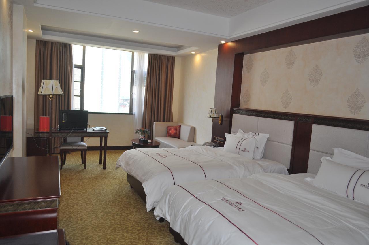 Guangdong Yao Cultural Hotel Liannan Bagian luar foto